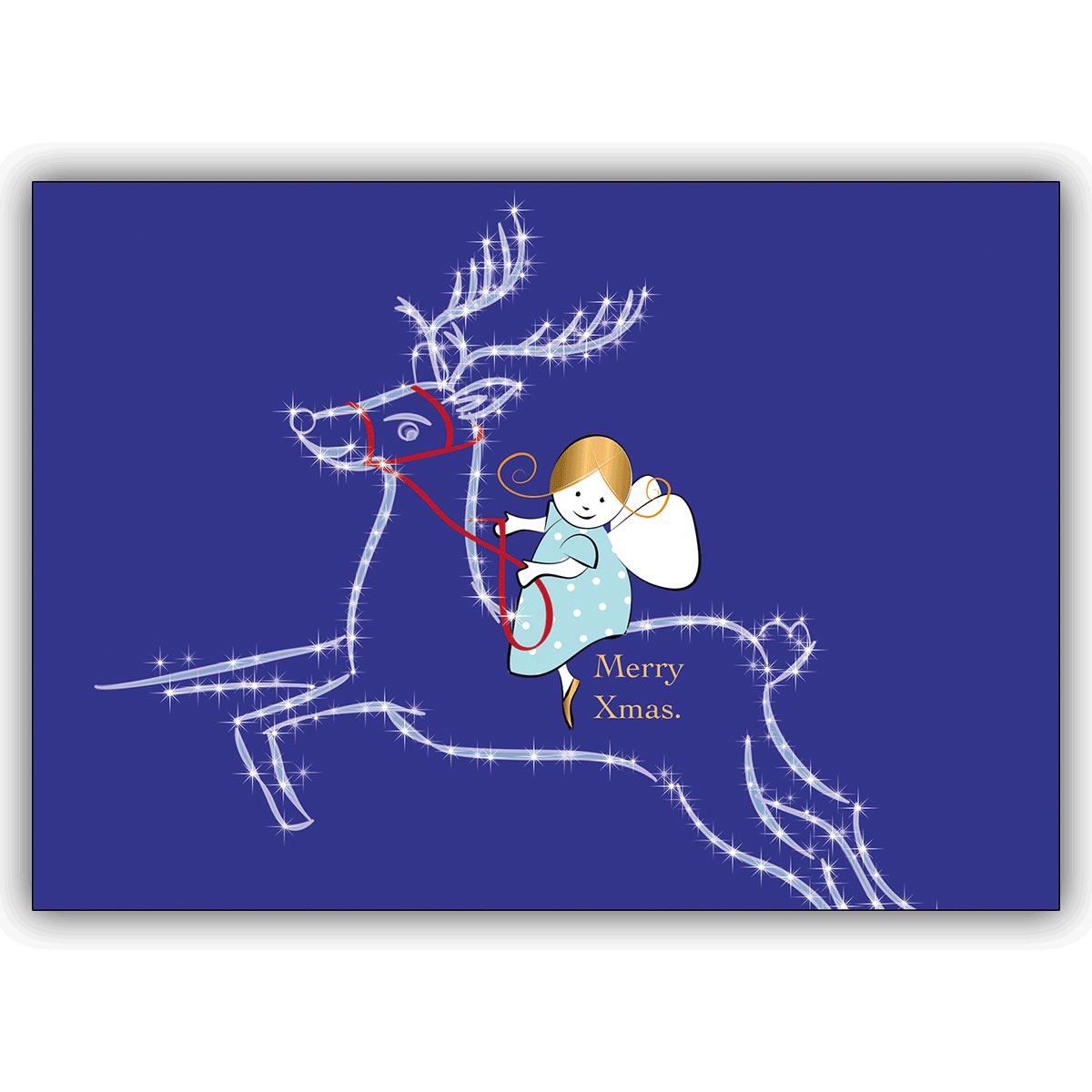 Niedliche Weihnachtskarte mit kleinem Engel der auf Sternen Rentier
