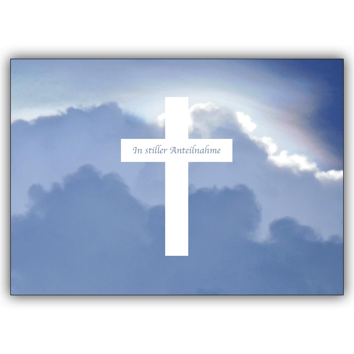 Stivolle Trauerkarte mit Wolken und Kreuz: In stiller Anteilnahme