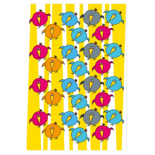 Fröhliches Geschenkpapier mit lustigen Raben auf Streifen in gelb