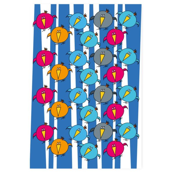 Fröhliches Geschenkpapier mit lustigen Raben auf Streifen in blau