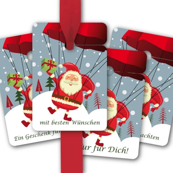 Hänge Etiketten: Geschenkanhänger mit fliegendem Weihnachtsmann aus unserer Weihnachts Papeterie in rot