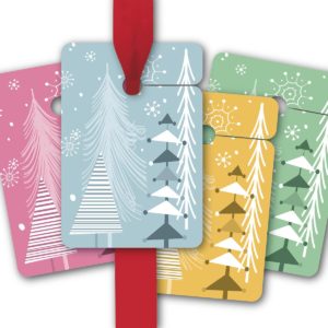 Hänge Etiketten: 8 Geschenkanhänger mit Weihnachtsbäumen aus unserer Weihnachts Papeterie in multicolor